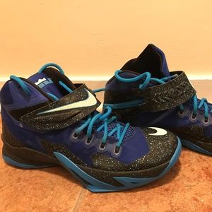 NIKE Men's Lebron Basketball Shoes SZ US 12